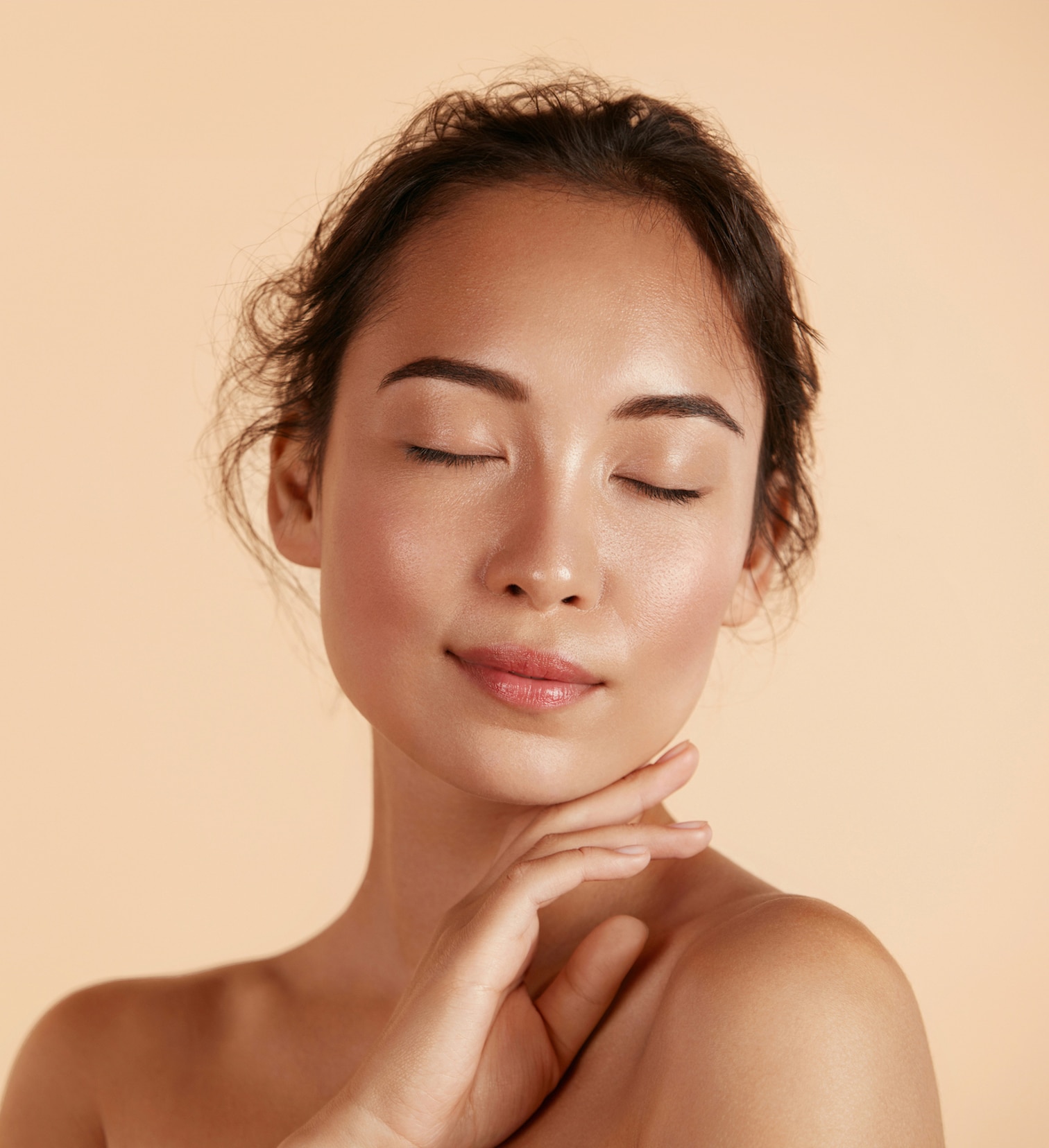 Beauty face. Woman with natural makeup and healthy skin portrait